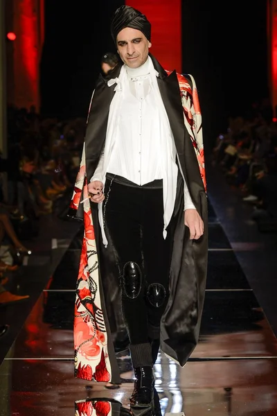Look 35